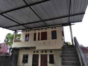 Kona backpaker syariah