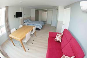 Modern & Stylish Loft with Breathtaking Views FREE WIFI - Close to the sea