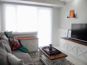 Cozy Family Suite with Stunning View of Taal