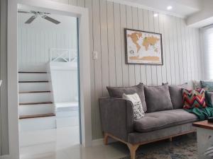 Cozy Family Suite with Stunning View of Taal