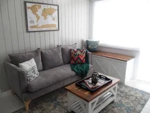 Cozy Family Suite with Stunning View of Taal - Tagaytay