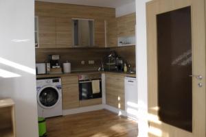 TOP CENTER , MODERN AND QUIET APARTMENT