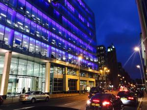 Glasgow Central Station SKYLINE Apartment with Parking (2 bedrooms, 2 bathrooms, 1 living room-Kitchen)