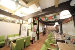 Feather and Flowers Homestay - Nan-ch'ang-ts'un