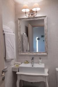 AlmondHouse Suites with Fireplace - ADULTS ONLY Parnassos Greece