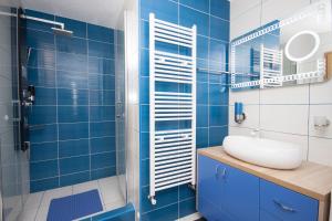 Design Apartments Red Blue