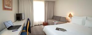 Standard Double Room with Sofa room in Novotel Perpignan