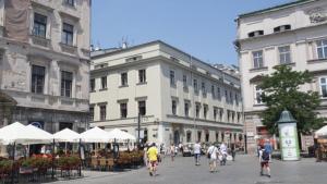 Main Market Square Apartments