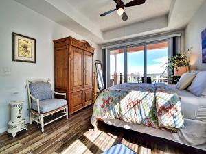 Three-Bedroom Apartment room in Harborview Grande 507