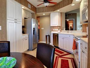 Mandalay Beach Club 606