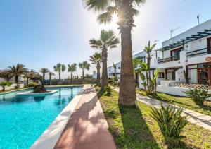 B13-Dúplex luminoso+ piscina a 150 m del mar