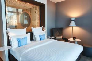 Deluxe Double or Twin Room room in Steigenberger Hotel München