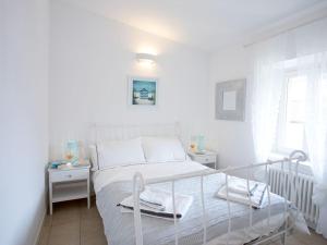 VECCHIA LUNA APARTMENT LENNO with Pool by Italian Apartments