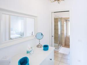 VECCHIA LUNA APARTMENT LENNO with Pool by Italian Apartments