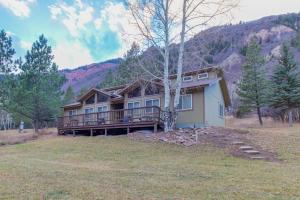 Chair Mountain Cabin at Filoha Meadows