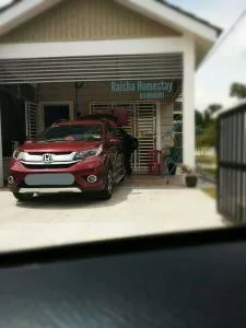 赖莎民宿 - Kampong Padang Tenggala