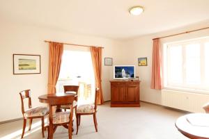 One-Bedroom Apartment - 19RB12 room in Villa Metropol by Rujana