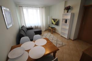 Słoneczny apartament przy promenadzie