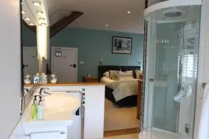 The Salty Monk Bed & Breakfast - 西德伯里