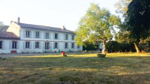 B&B / Chambres d'hotes Domaine de Sandreau (fin XIXeme siecle) : photos des chambres