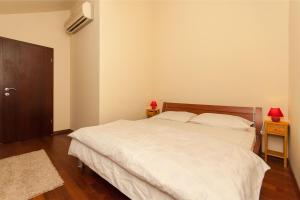 Modern new flat next to river Cetina