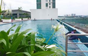 Mays Place @ Evo Soho Suites