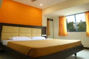 Hotel Sabareesh Plaza - 马杜赖