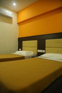 Hotel Sabareesh Plaza