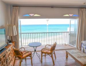 Apartment over torrecilla beach promenade