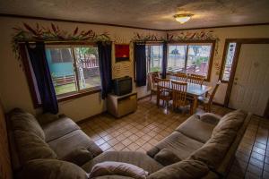 Plantation Village Private Bed Room - Adults Only room in Backpackers Vacation Inn and Plantation Village