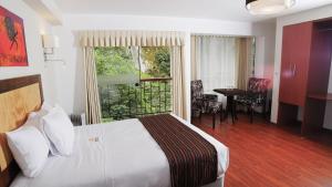 Golden Sunrise Machupicchu