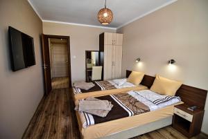 One-Bedroom Apartment with Balcony room in Zarevata Guest House