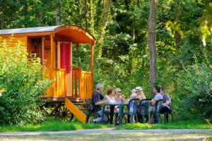 Maisons de vacances Roulottes de Bois le roi : photos des chambres