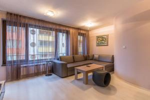 Luxury One Bedroom Suite Doorman Limited Access Lozenec Area