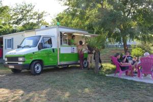 Campings Camping Le Coin Charmant : photos des chambres