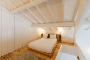 Oporto Mezzanine - by ML Apartments