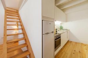 Oporto Mezzanine - by ML Apartments