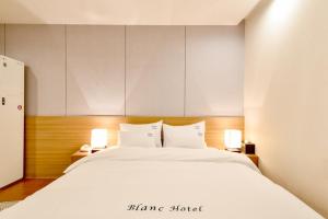 Blanc Business Hotel