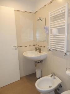 Classic Triple Room room in La Baia Di Partenope