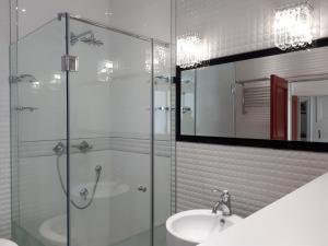 Adrian DCap Boutique Manor