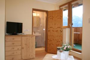Studio with Balcony room in Alpenhof Strenge