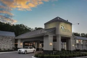 Altoona Grand Hotel - Everett