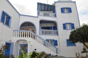 Katerina Kafieri Apartments Santorini Greece