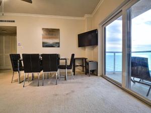 Regatta Beach Club C1009 2373