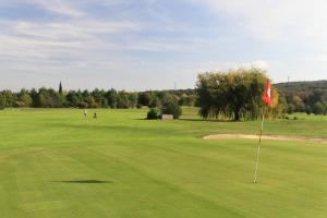 B&B / Chambres d'hotes GOLF CLUB D'UZES : photos des chambres