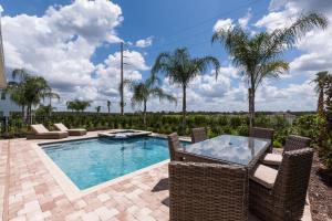 Luxury Dreams Disney Home with Private Pool and Spa