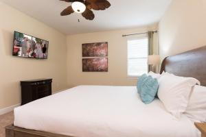 Luxury Dreams Disney Home with Private Pool and Spa