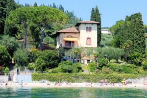 Chata Villa Fasanella: Cottage sulla spiaggia Garda Itálie