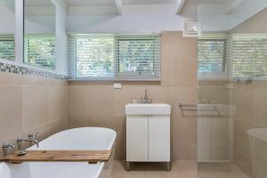 Blairgowrie Bella - light filled home with great deck