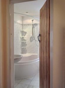 Holiday Home room in 73 Ravensdale Cottages